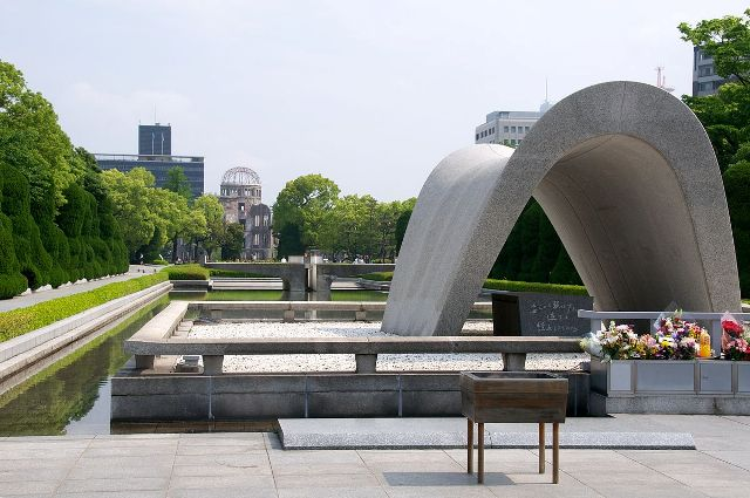 Hirohima Peace Memorial Park/ Wikimedia Commons