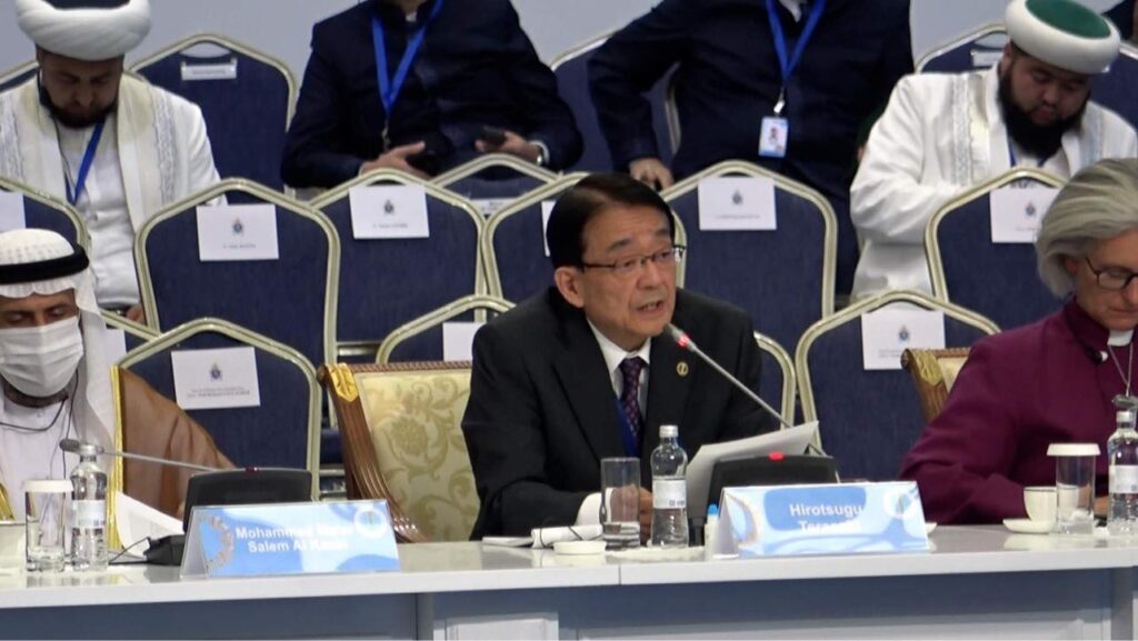 Mr. Hirotsugu Terasaki, Vice President of Soka Gakkai making statement at a plenary session of the 7th Congress of Leaders of World and Traditional Religions held in Astana, Kazakhstan./ photo by Katsuhiro Asagiri