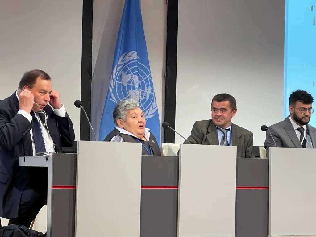 Karipbek Kuyukov(2nd from left) and Dmitriy Vesselov(2nd from right)/ Photo by Katsuhiro Asagiri