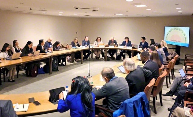 Government officials, scholars and civil society representatives attended the event hosted by SGI and CNS, which also featured a lively question-and-answer session. (UN Headquarters, New York, May 1)　Credit:SGI