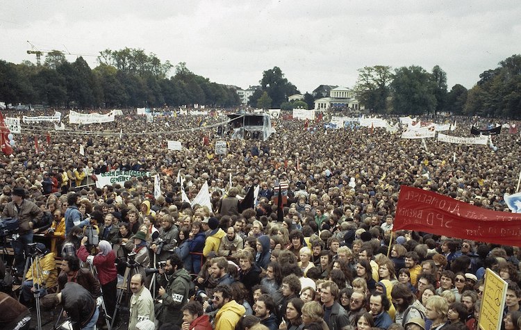 Photo: Protest in Bonn, West Germany against the nuclear arms race between the U.S./NATO and the then Soviet Union. Wikimedia Commons.