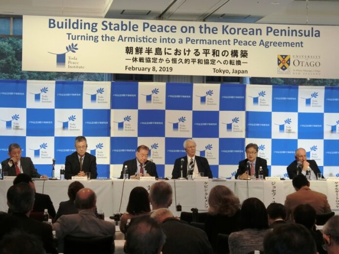 Session 1-2 Photo (from left to right): Noboru Yamaguchi (Japan); Yang Xiyu (China), Chung-in Moon (South Korea), Kevin Clements (Coordinator: Toda Institute), Joseph Yun (USA), Georgy Toloraya (Russia). Credit: Yukie Asagiri.