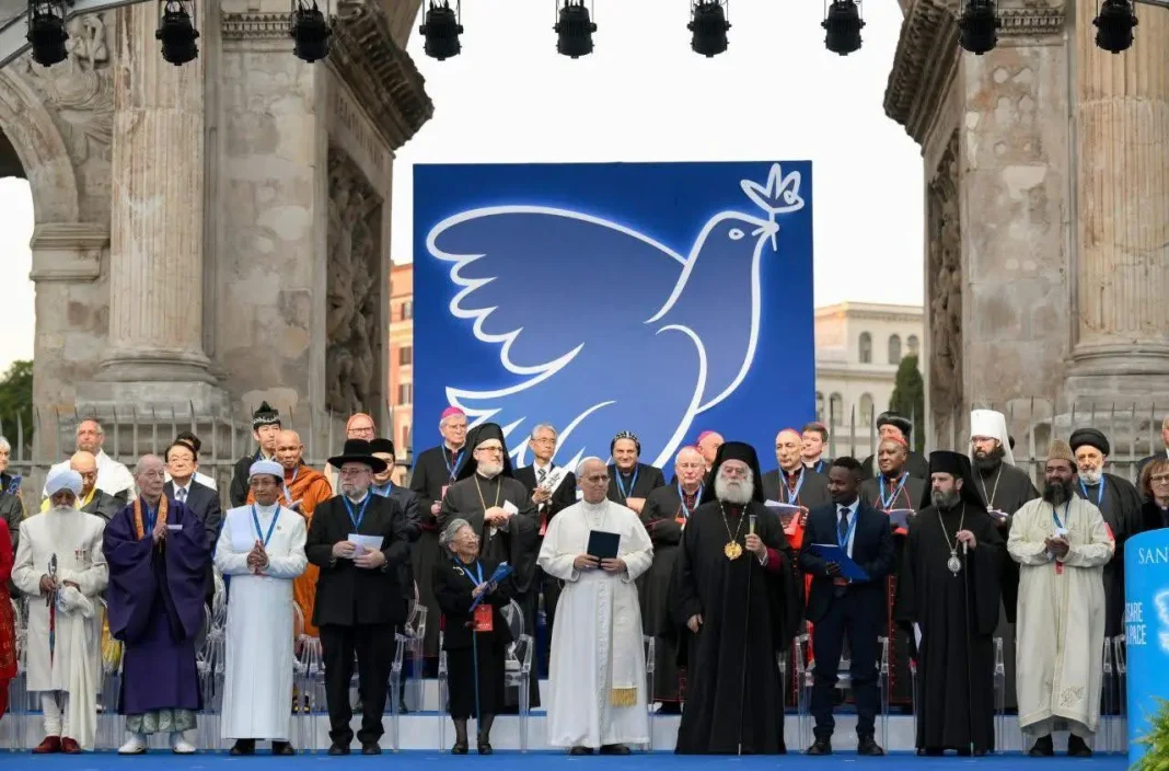 The closing ceremony held against the backdrop of the ancient Roman ruins, the Colosseum Credit: Community of Sant'Egidio