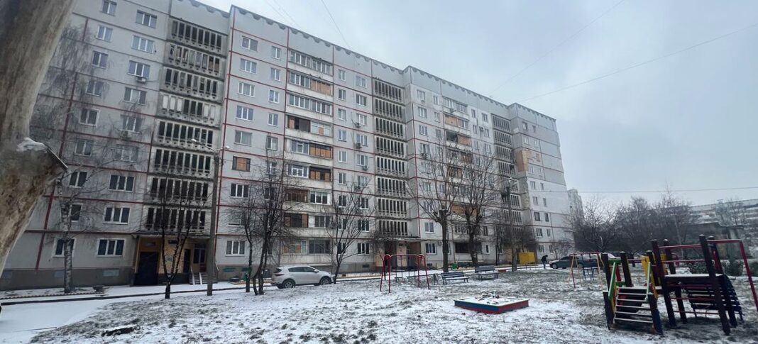© UNHCR/Yevheniia Kozun The bombing of residential buildings in Saltivka, Kharkiv, has left many Ukrainians without power.